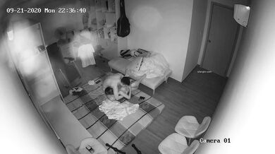 《居家摄像头破解》长期偷窥年轻小夫妻高频率做爱 (8)